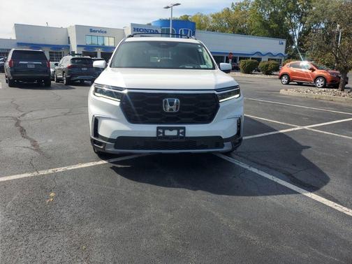 2023 Honda Pilot AWD Elite