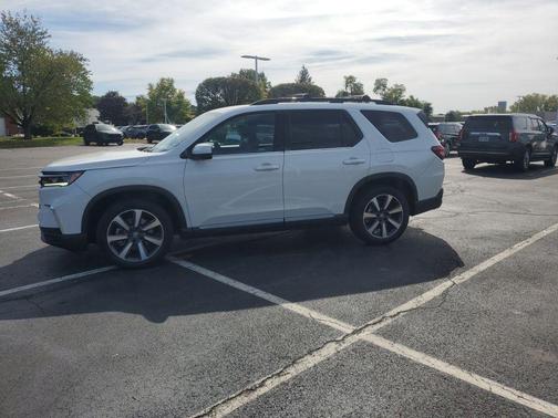 2023 Honda Pilot AWD Elite