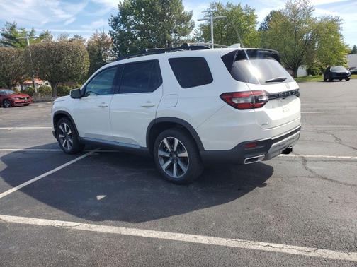 2023 Honda Pilot AWD Elite