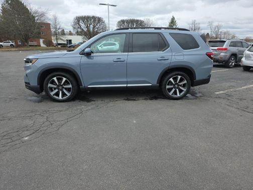 2023 Honda Pilot Touring 8-Passenger