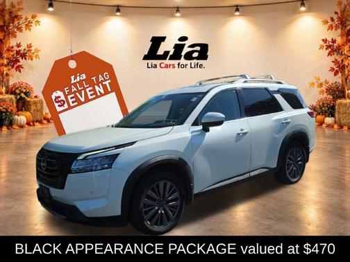 Pearl White Tricoat 2023 Nissan Pathfinder SL 4WD