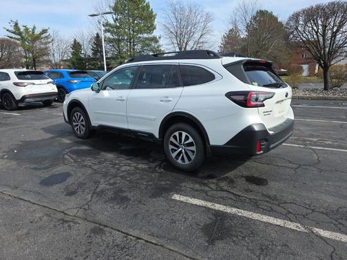Crystal White Pearl 2021 Subaru Outback Premium