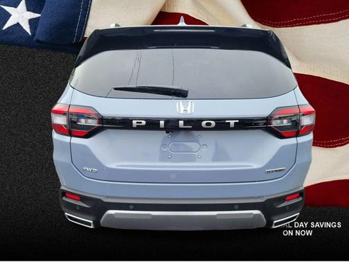 Sonic Gray Pearl 2026 Honda Pilot Touring 8-Passenger