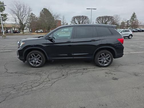Crystal Black Pearl 2023 Honda Passport AWD EX-L
