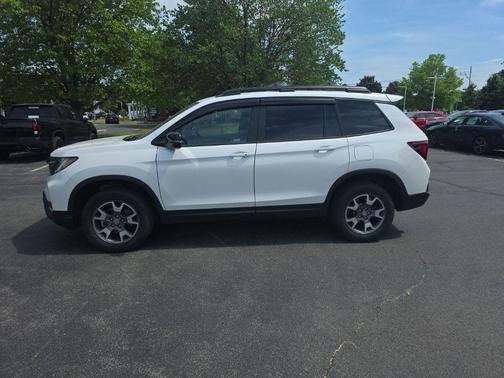 Platinum White Pearl 2023 Honda Passport AWD TrailSport