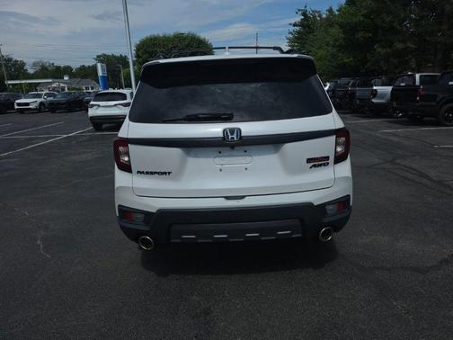 Platinum White Pearl 2023 Honda Passport AWD TrailSport