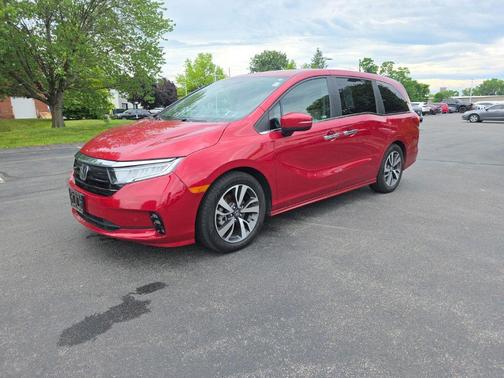Radiant Red Metallic II 2023 Honda Odyssey Touring