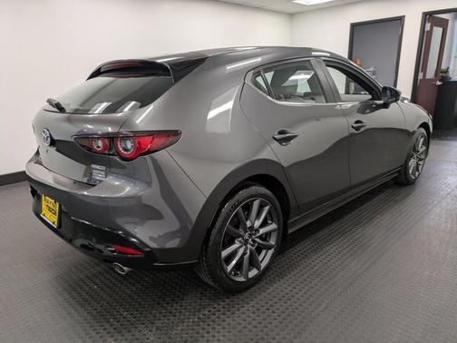 2022 Mazda Mazda3 FWD w/Preferred Package
