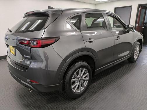 2022 Mazda CX-5 2.5 S Preferred Package