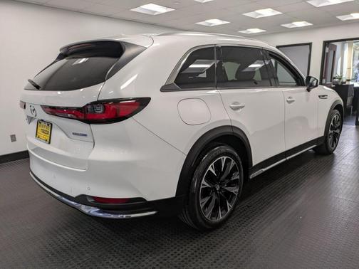 2024 Mazda CX-90 PHEV Premium