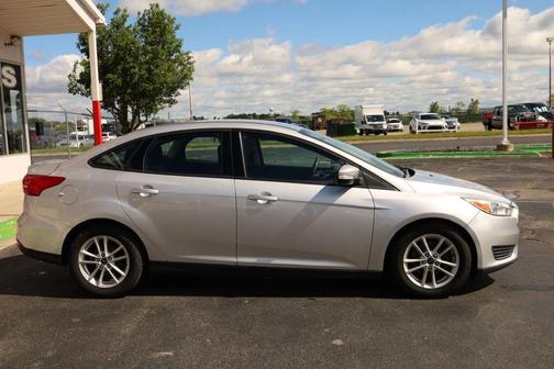 Silver 2017 Ford Focus SE