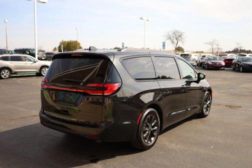 Black 2021 Chrysler Pacifica Touring