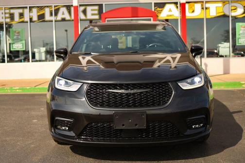 Black 2021 Chrysler Pacifica Touring