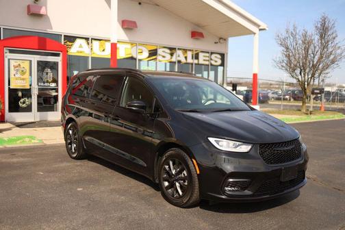 Black 2021 Chrysler Pacifica Touring