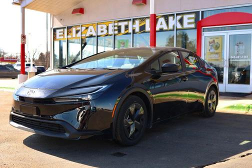 2025 Toyota Prius LE