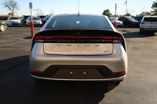 2025 Toyota Prius LE