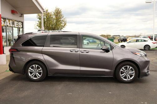 Gray 2021 Toyota Sienna Platinum