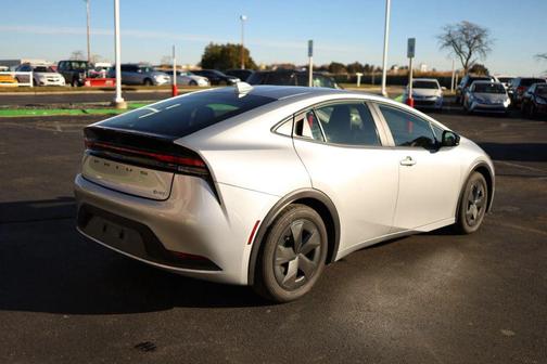 2025 Toyota Prius LE