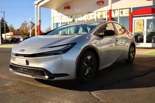 2025 Toyota Prius LE