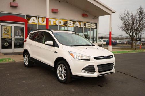 White 2016 Ford Escape SE