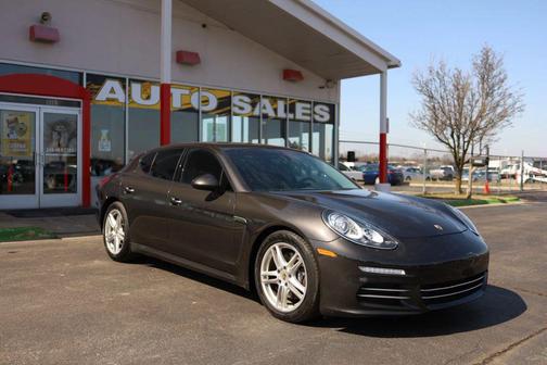 2015 Porsche Panamera 4