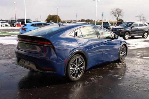 2025 Toyota Prius XLE