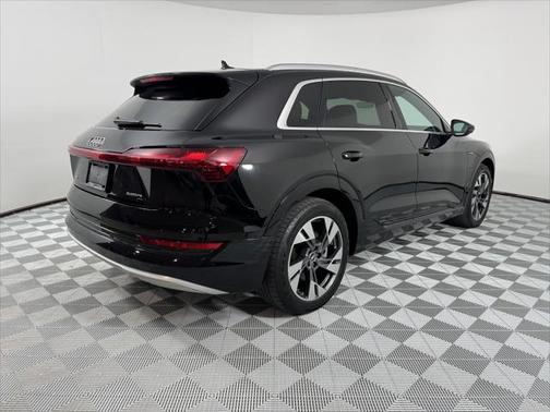 2022 Audi e-tron Premium
