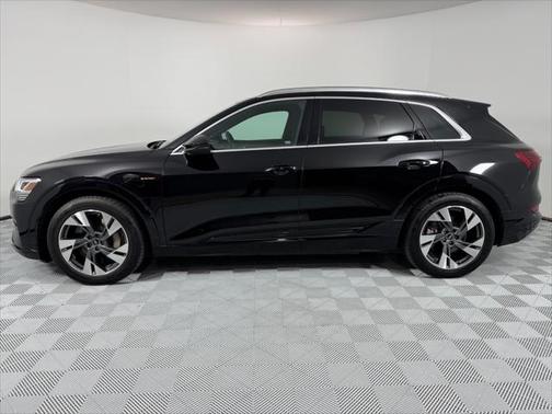 2022 Audi e-tron Premium