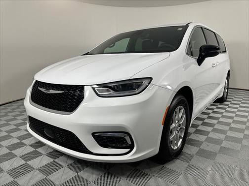 2025 Chrysler Pacifica L