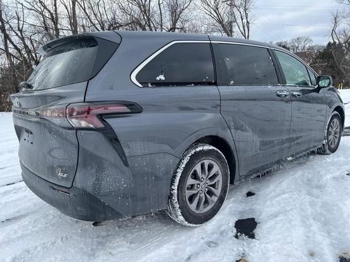 2025 Toyota Sienna XLE