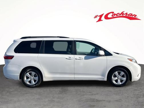 2016 Toyota Sienna LE