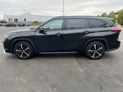2022 Toyota Highlander XSE