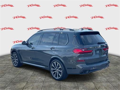2022 BMW X7 M50i