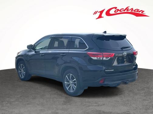 Midnight Black Metallic 2019 Toyota Highlander XLE