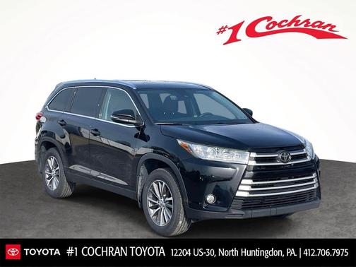 Midnight Black Metallic 2019 Toyota Highlander XLE
