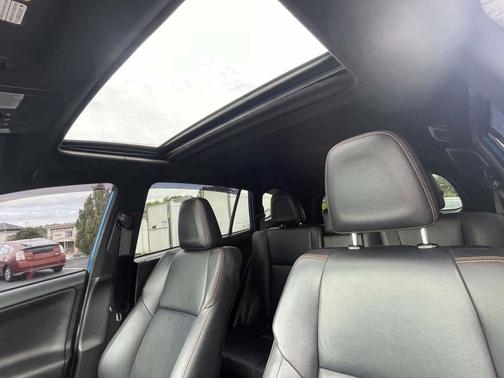 Electric Storm Blue 2016 Toyota RAV4 SE