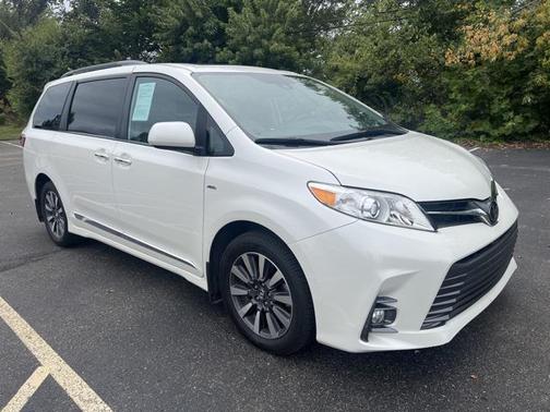 2019 Toyota Sienna XLE Premium