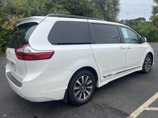 2019 Toyota Sienna XLE Premium