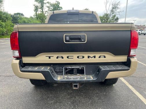 Quicksand 2017 Toyota Tacoma TRD Sport