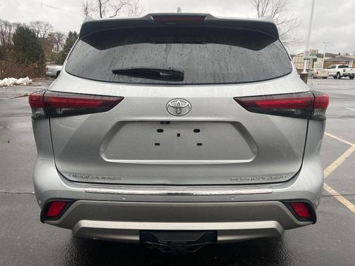 2025 Toyota Highlander Platinum