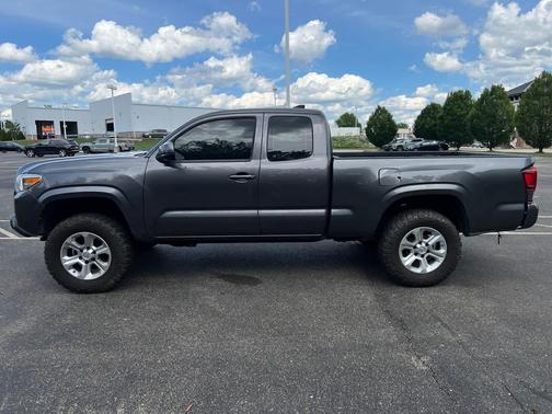 Magnetic Gray Metallic 2018 Toyota Tacoma SR