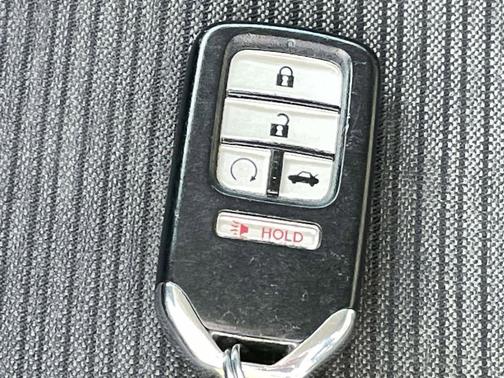 Crystal Black Pearl 2022 Honda Insight EX