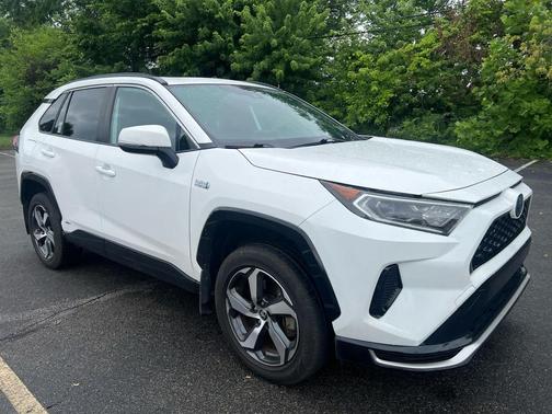 Super White 2021 Toyota RAV4 Prime SE