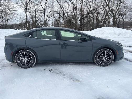 2024 Toyota Prius XLE