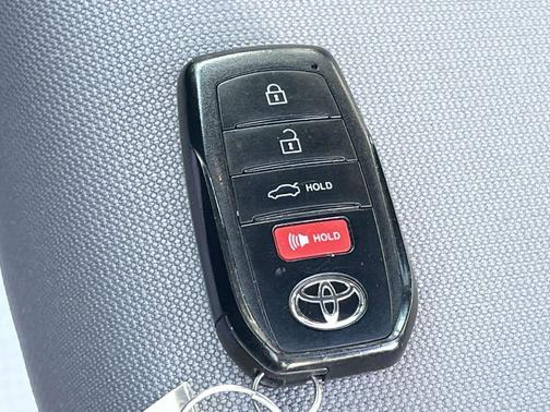Classic Silver Metallic 2023 Toyota Corolla SE