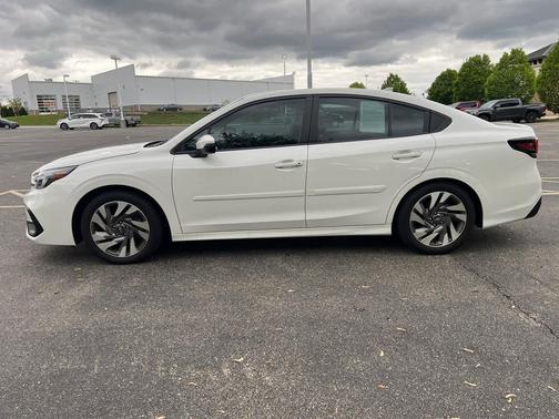 Crystal White Pearl 2024 Subaru Legacy Limited