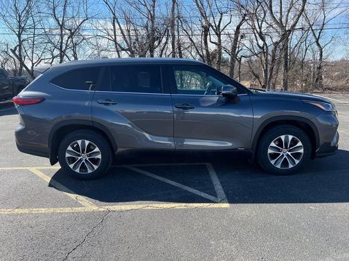 2023 Toyota Highlander Hybrid XLE