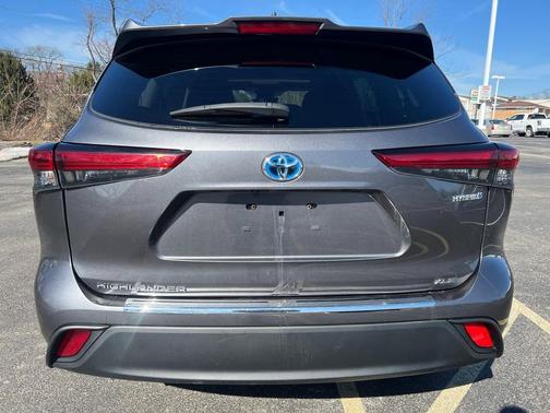 2023 Toyota Highlander Hybrid XLE