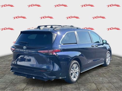 2021 Toyota Sienna XSE 7 Passenger