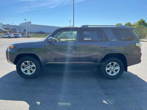 Magnetic Gray Metallic 2018 Toyota 4Runner SR5 Premium